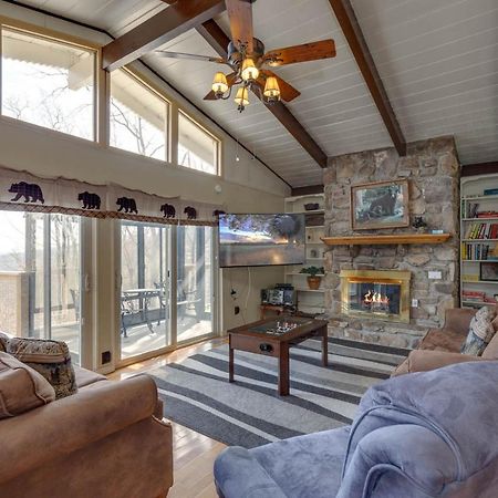 Bear View Chalet, 3 Bedroom, Pool, Pets, Arcades, Wifi, Hot Tub, Sleeps 12 Gatlinburg Luaran gambar
