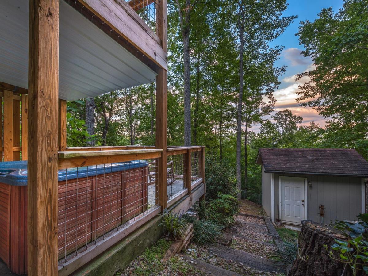 Bear View Chalet, 3 Bedroom, Pool, Pets, Arcades, Wifi, Hot Tub, Sleeps 12 Gatlinburg Luaran gambar