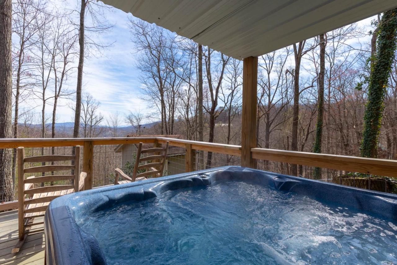 Bear View Chalet, 3 Bedroom, Pool, Pets, Arcades, Wifi, Hot Tub, Sleeps 12 Gatlinburg Luaran gambar