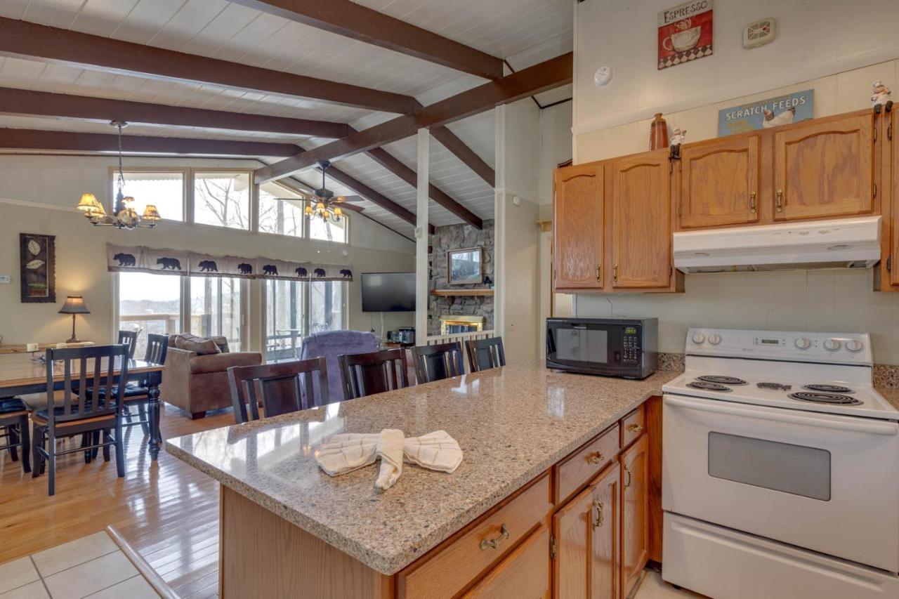 Bear View Chalet, 3 Bedroom, Pool, Pets, Arcades, Wifi, Hot Tub, Sleeps 12 Gatlinburg Luaran gambar