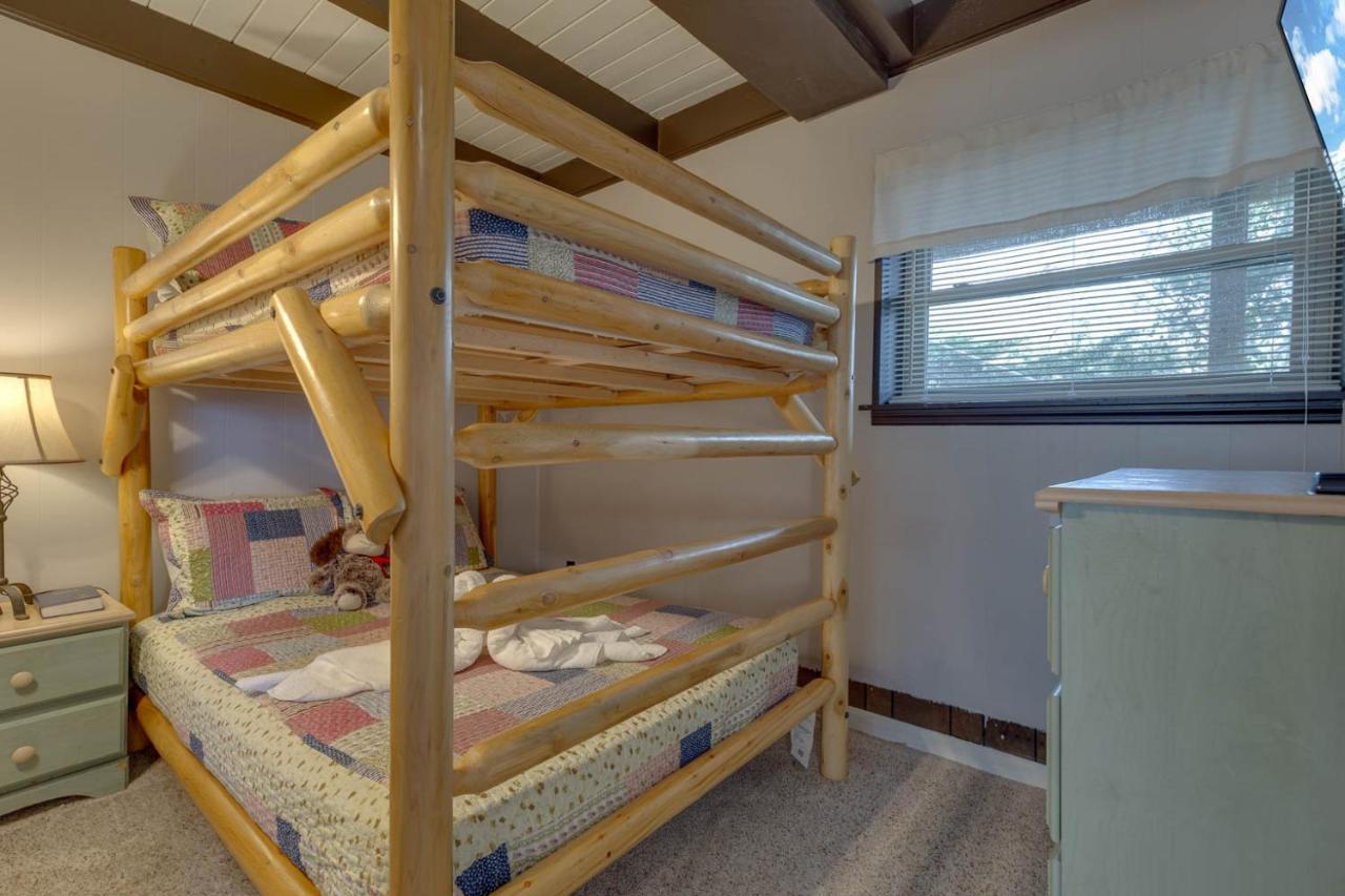 Bear View Chalet, 3 Bedroom, Pool, Pets, Arcades, Wifi, Hot Tub, Sleeps 12 Gatlinburg Luaran gambar