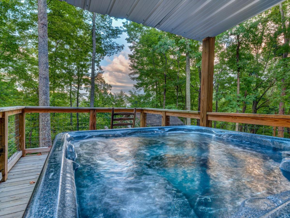 Bear View Chalet, 3 Bedroom, Pool, Pets, Arcades, Wifi, Hot Tub, Sleeps 12 Gatlinburg Luaran gambar